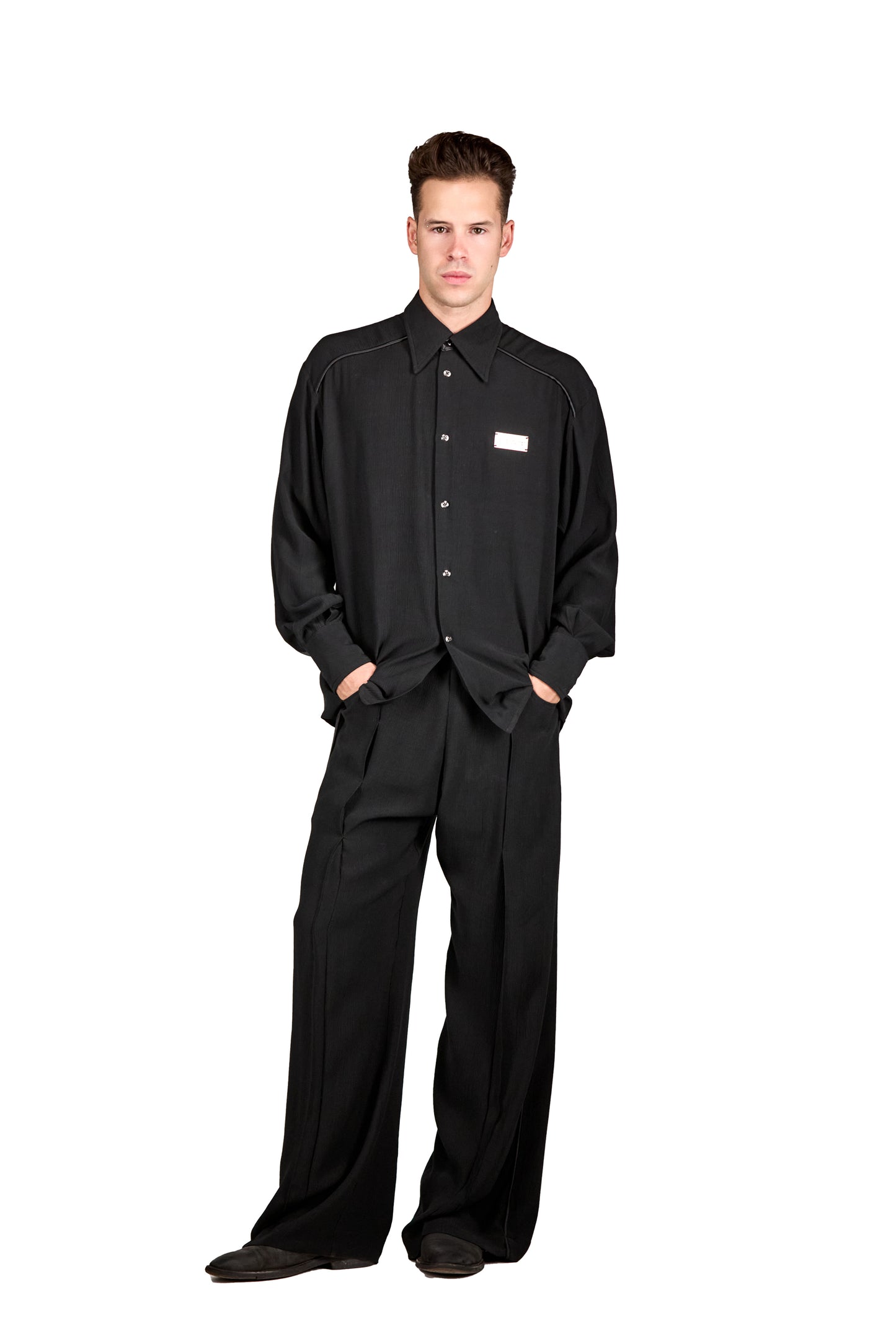 Metal tag black shirt