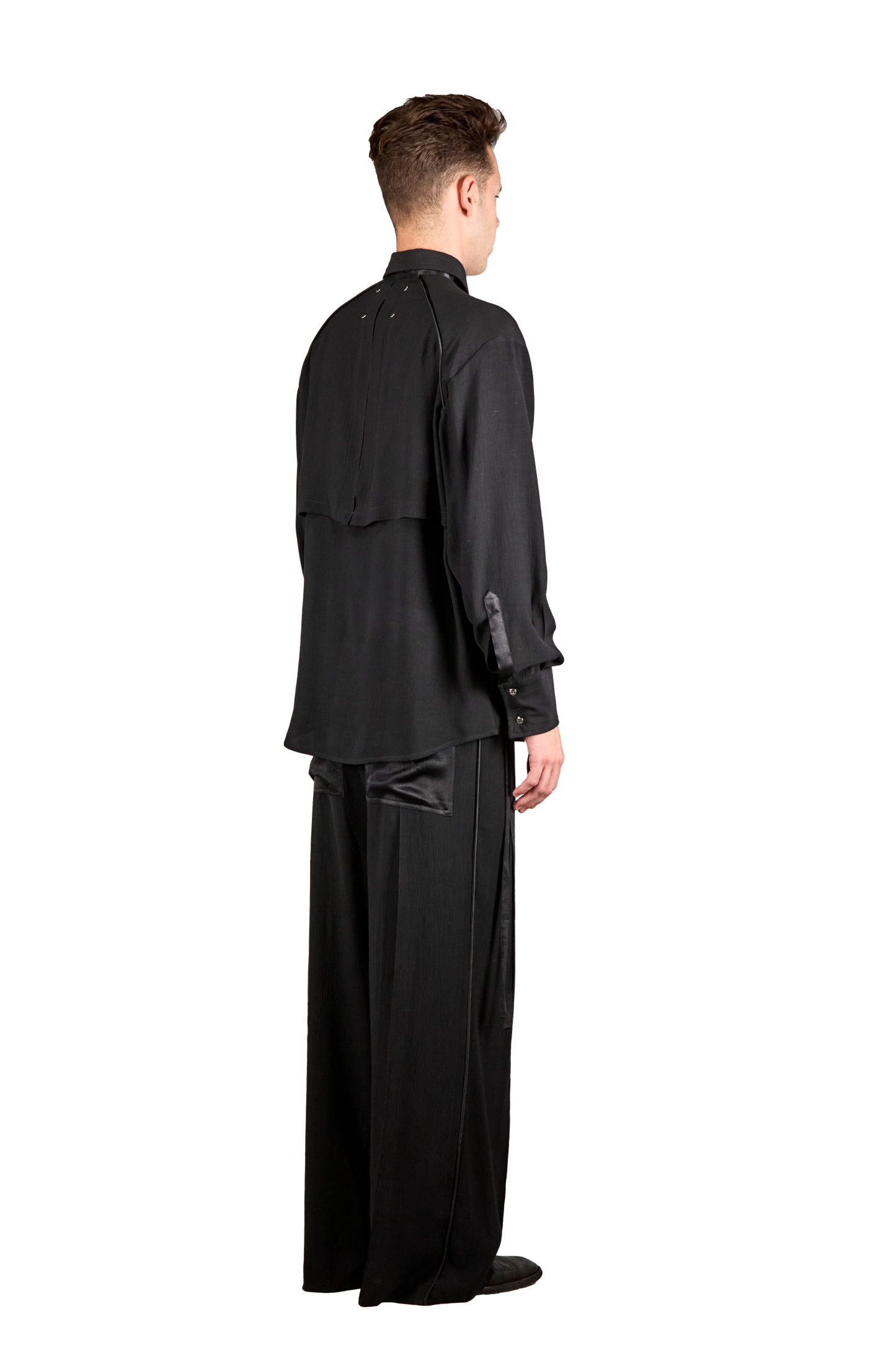 Metal tag black shirt