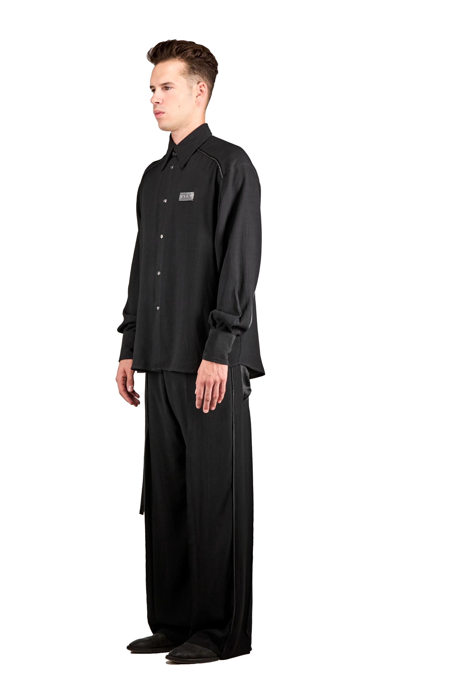 Metal tag black shirt